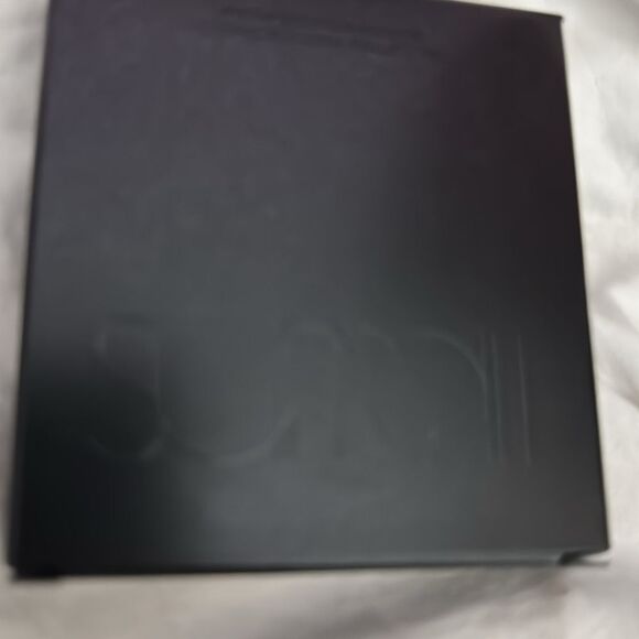 - SURRATT
Perfectionniste Concealer Palette
$58 3, 5, and 6 NIB - Picture 11 of 13